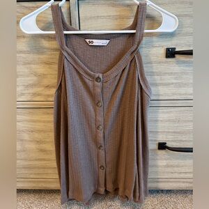 Button down tank